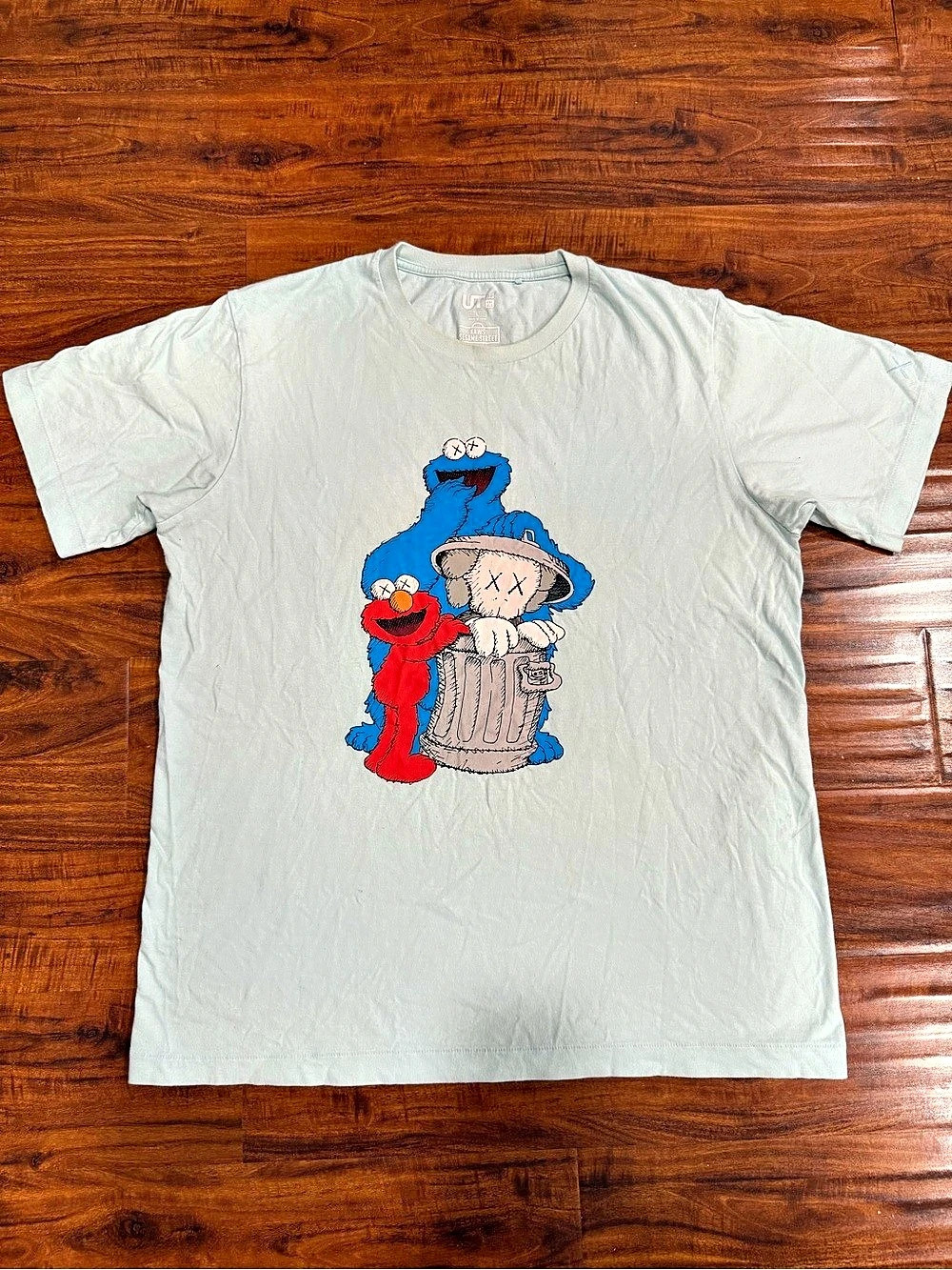 UNIQLO KAWS x Uniqlo x Sesame Street Tee